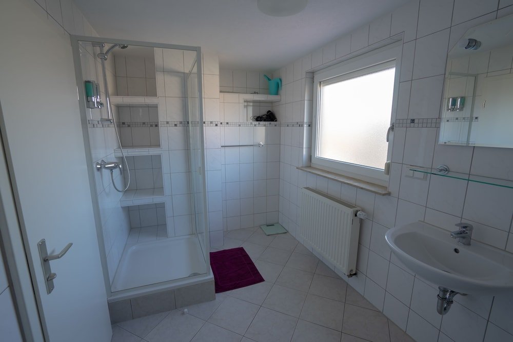 Фото Fewo Reutlingen Heinestrasse Dg