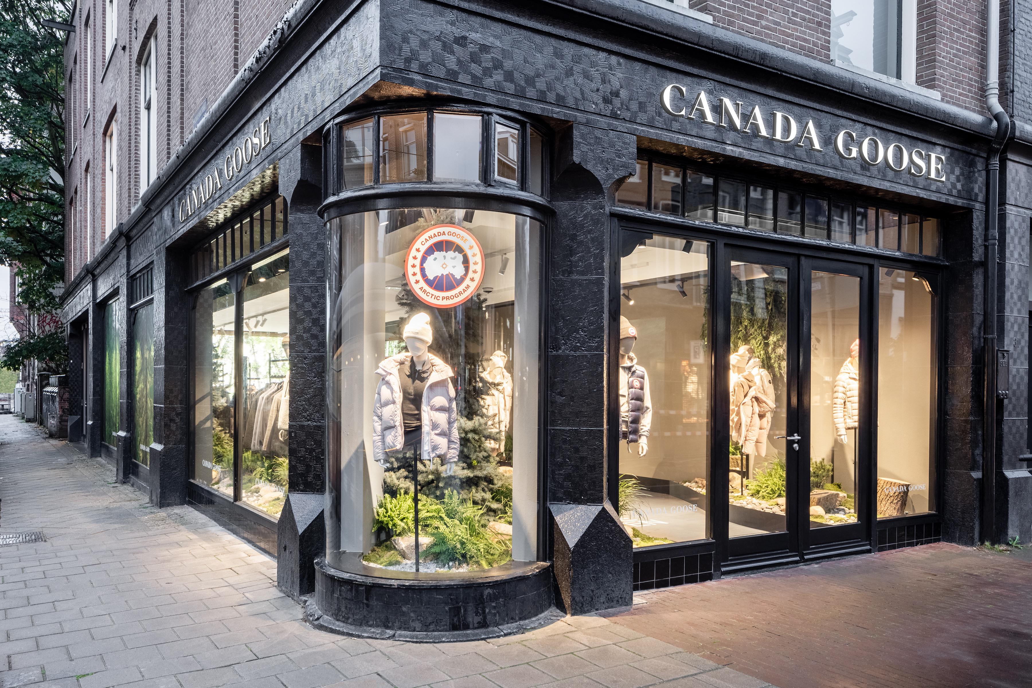 twee weken eiland kalligrafie Canada Goose Amsterdam, clothing store, Amsterdam, Pieter Cornelisz.  Hooftstraat, 29 — Yandex Maps