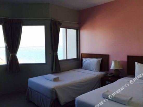 Фото Prachuap Beach Hotel