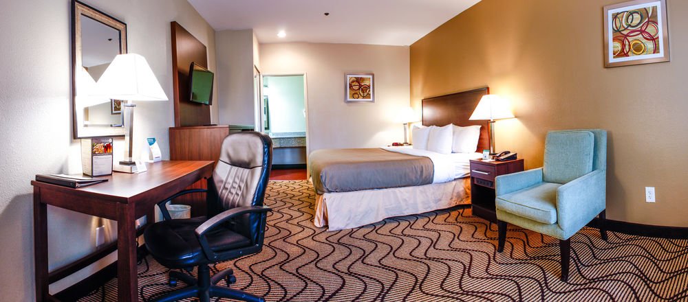 Фото Comfort Inn & Suites Orange County John Wayne Airport