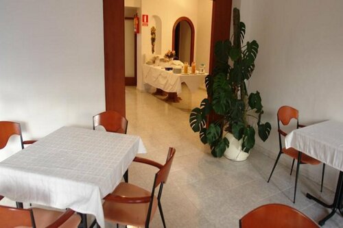 Внешний вид отеля Hostal San Francisco в Сантани́йе, фото 2