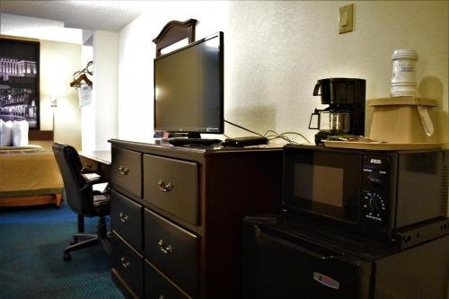 Фото Super 8 by Wyndham Atlantic City