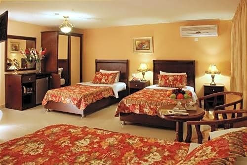 Фото Jardaneh Hotel