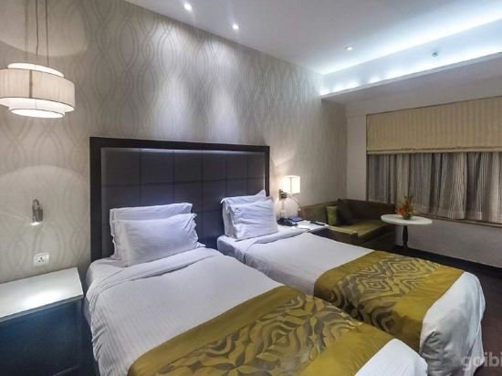 Фото The Sahil Hotel