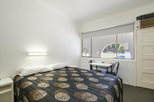 Гостиница Rest Motels Naracoorte в Наракурте