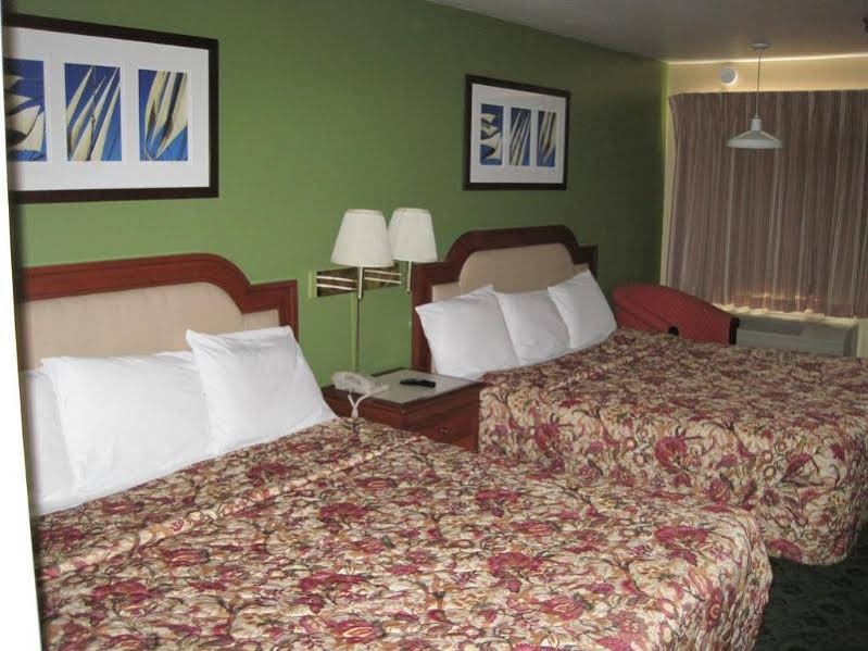 Фото Days Inn by Wyndham Westley