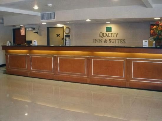 Фото Quality Inn & Suites Irvine Spectrum