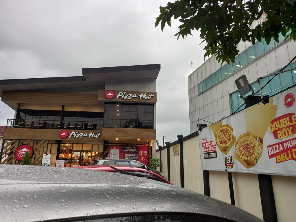 Pizzeria Pizza Hut, Jember, photo