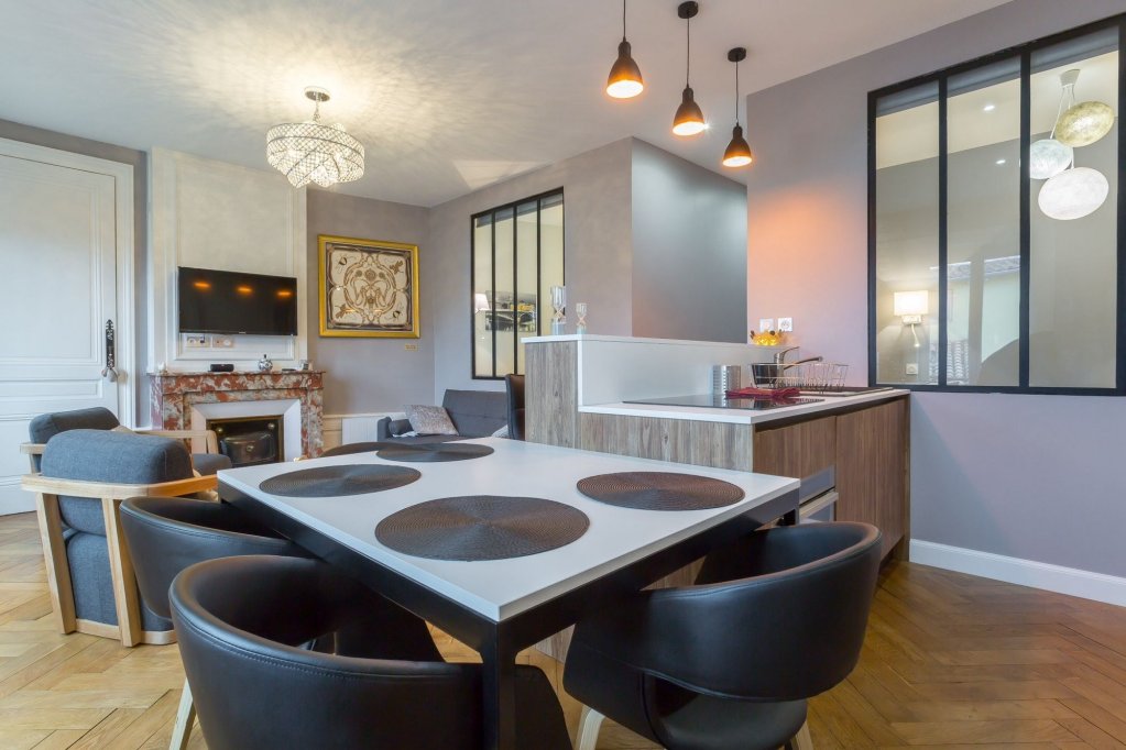 Фото Les toits du Vieux Lyon