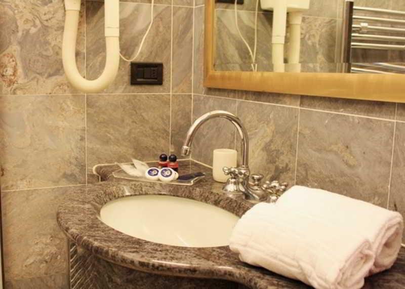 Фото Hotel Sunflower