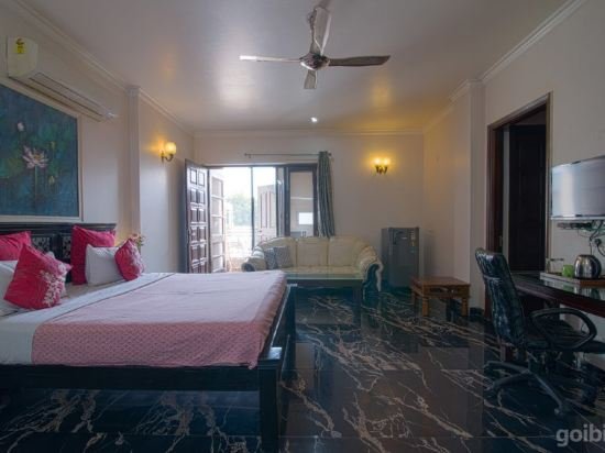 Фото Perch Arbor Suites