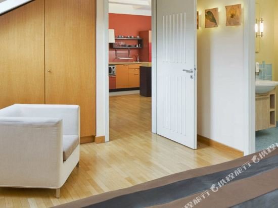 Фото Mamaison Residence Belgicka