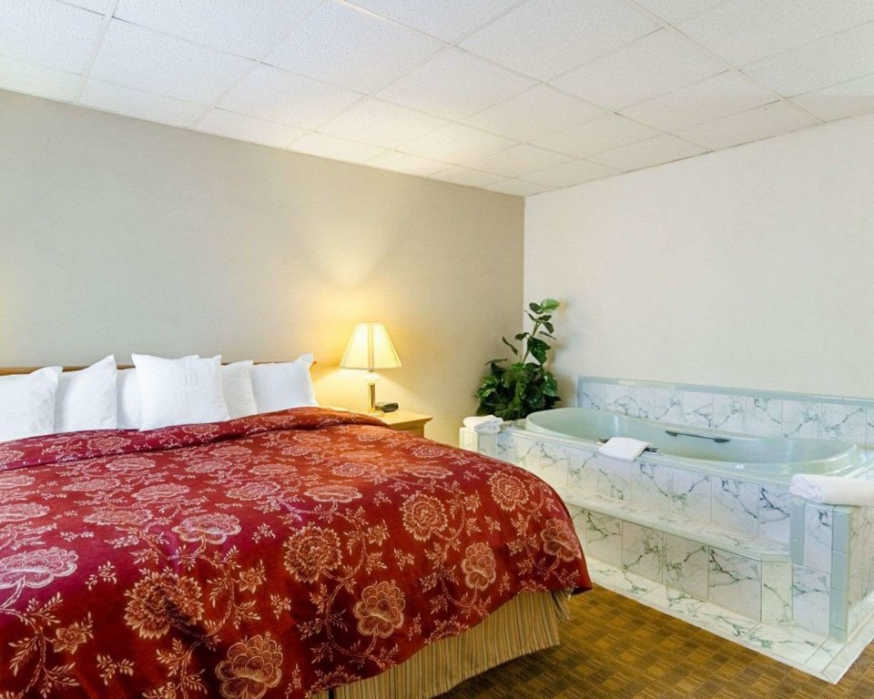 Фото Rodeway Inn Historic