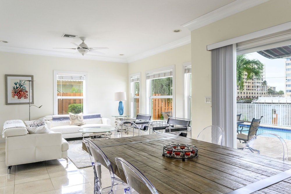 Фото 4331 W Tradewinds Ave Duplex Unit A 3 Bedrooms 2.5 Bathrooms Duplex