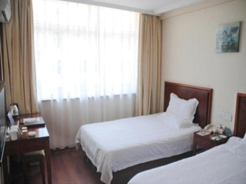 Фото GreenTree Inn Nantong Development Zone Central Avenue Hotel