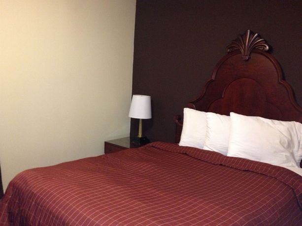 Фото Midtown Motel & Suites