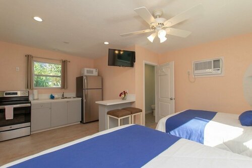 Гостиница Sunset Cove Beach Resort в Ки Ларго