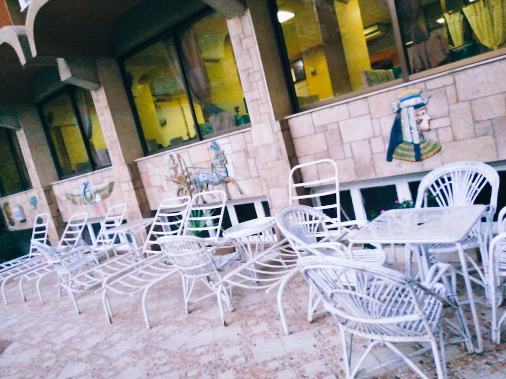 Фото Shady Hotel