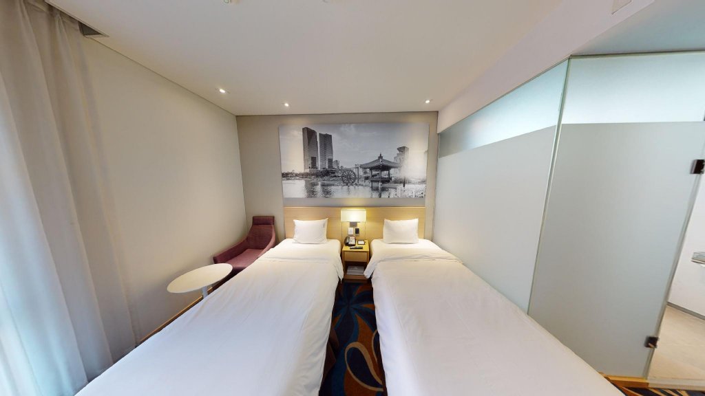 Фото Travelodge Myeongdong Euljiro 