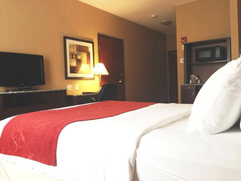 Фото Comfort Inn & Suites