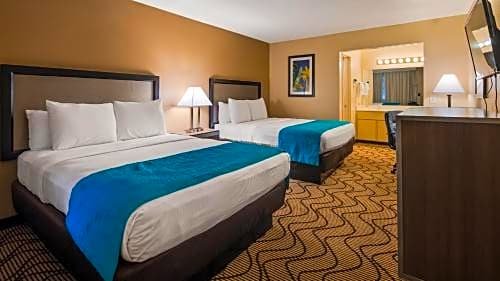 Фото SureStay Plus Hotel by Best Western Sacramento North
