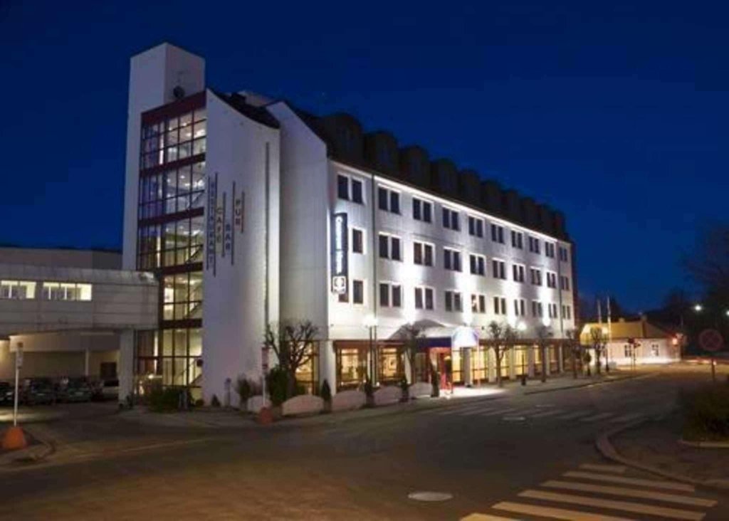 Фото отеля 1