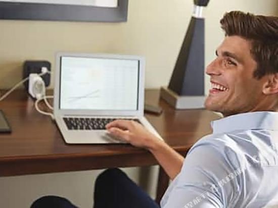 Фото Hampton Inn Mustang