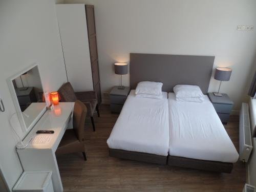 Фото Hotel Corner House