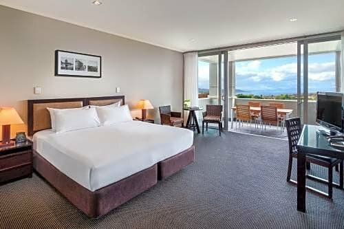 Гостиница Hilton Lake Taupo в Таупо
