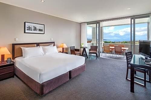 Фото Hilton Lake Taupo