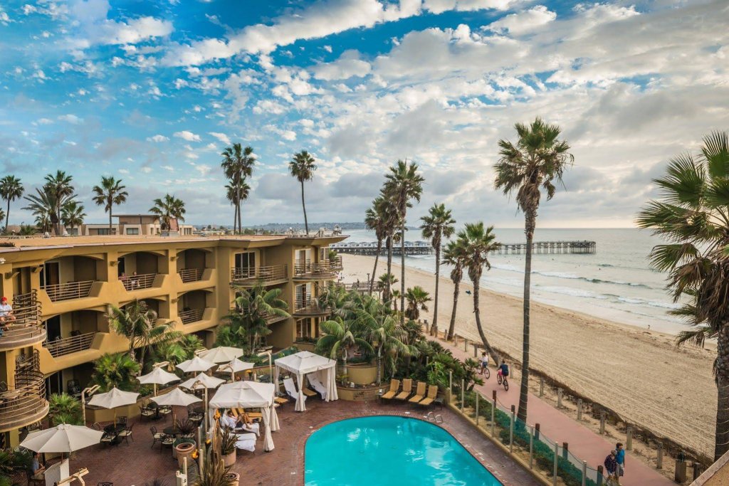 Фото Pacific Terrace Hotel