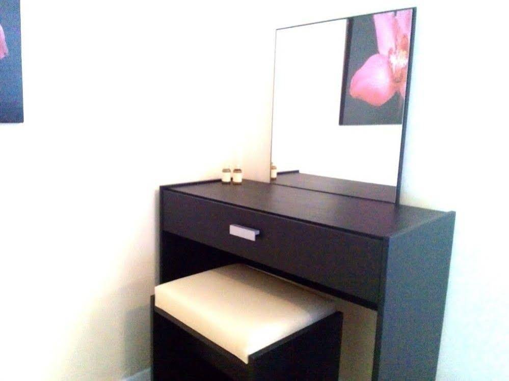 Фото Edinburgh Palace Apartment