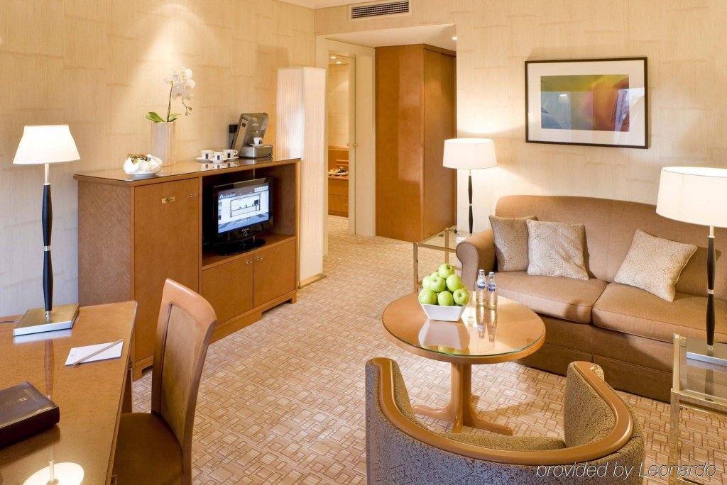 Фото Clayton Hotel Düsseldorf