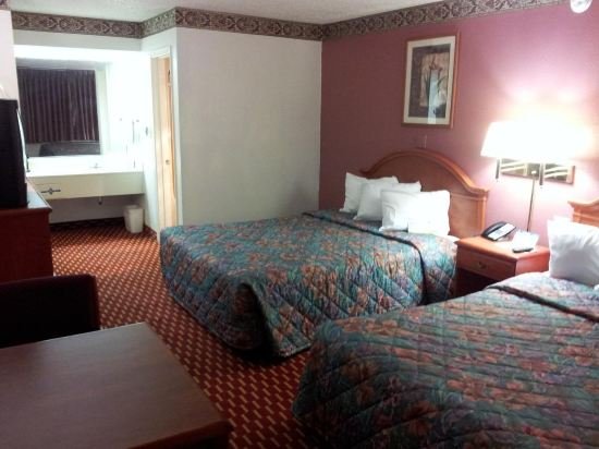 Фото Rodeway Inn Arlington