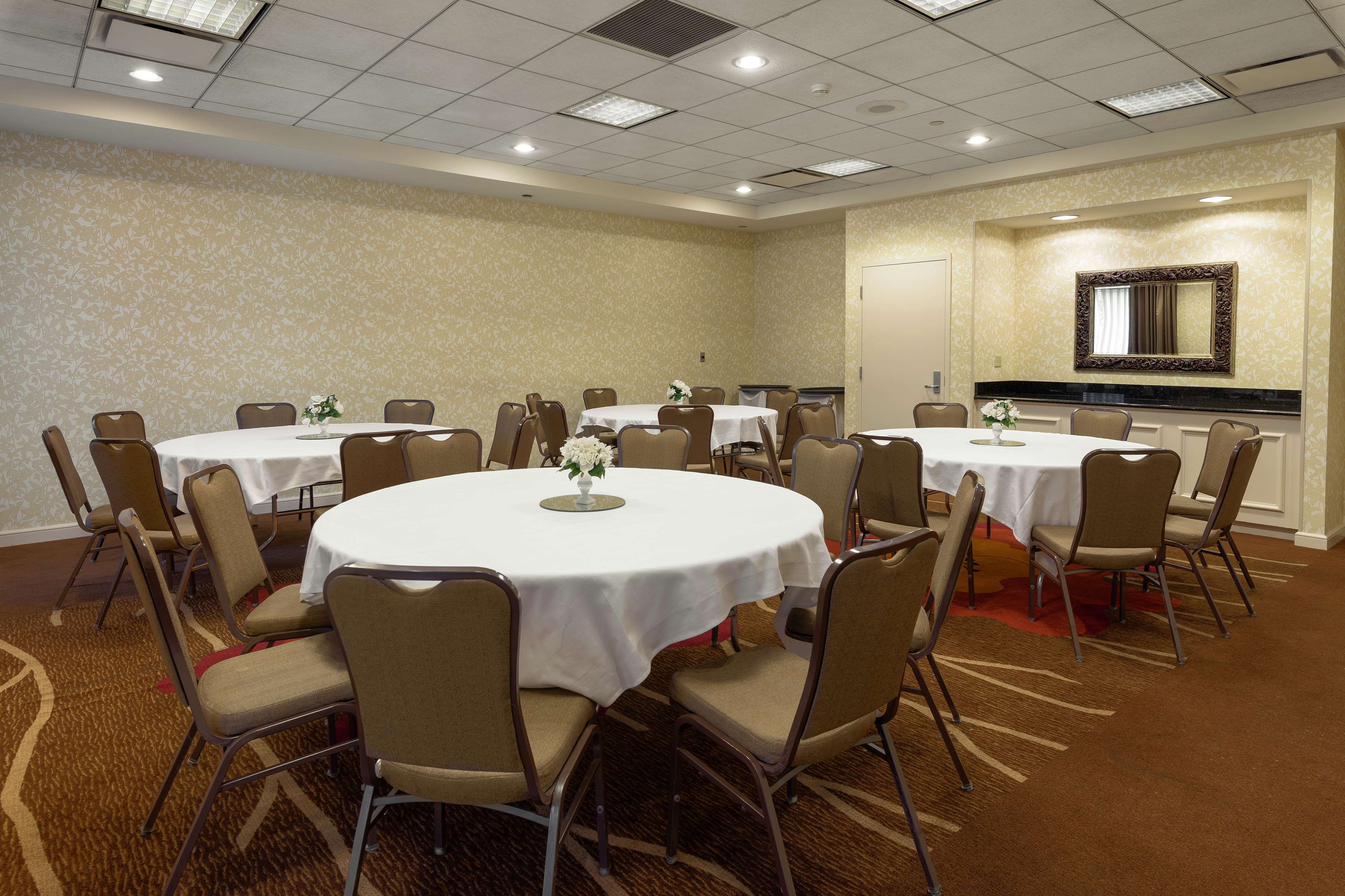 Фото Hilton Garden Inn Cleveland/Twinsburg