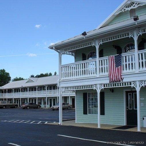 Фото Woodstream Inn