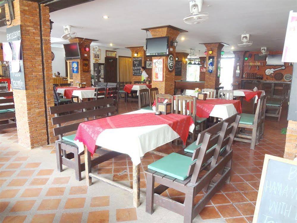 Фото The Golden Ville Boutique Hotel