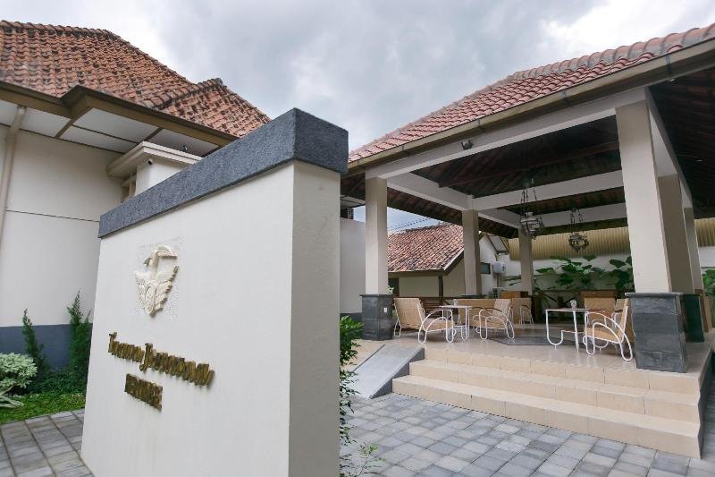 Фото Taman Yuwono Heritage Malioboro