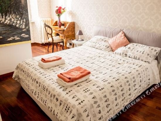 Фото St. Peter's mirror-Romantic view