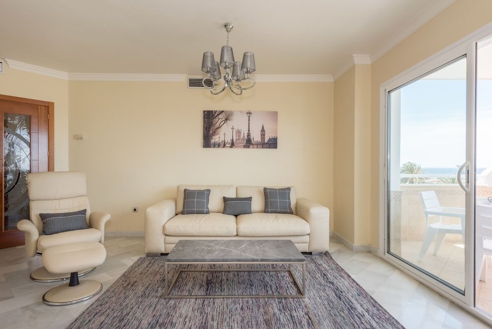 Фото Infocom Apartment Severo Ochoa City Center