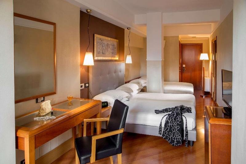 Фото The Spring House Hotel Rome Vatican, Tapestry Collection Hilton