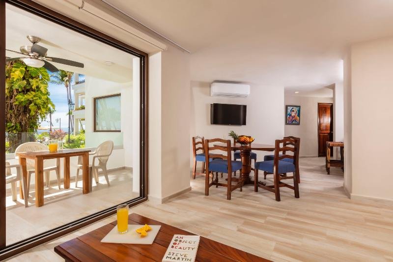 Фото Vista Vallarta All Suites on the Beach