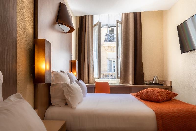 Фото Carre Vieux Port