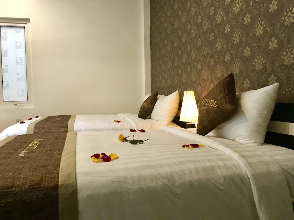 Фото Laurel Hotel