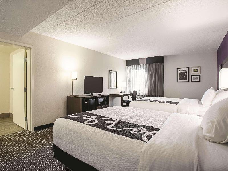 Фото La Quinta Inn & Suites by Wyndham Baltimore N White Marsh