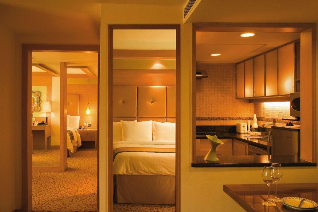 Фото Courtyard by Marriott Chennai