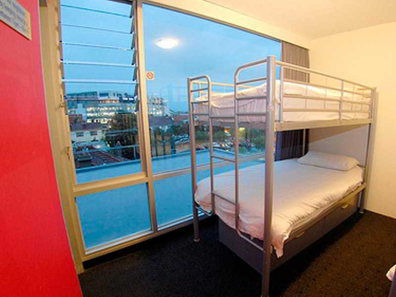 Фото Base Backpackers Melbourne Hostel