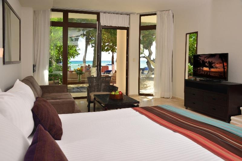 Фото Playa Palms Beach Hotel