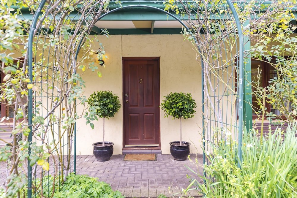 Фото Country Pleasures Bed and Breakfast