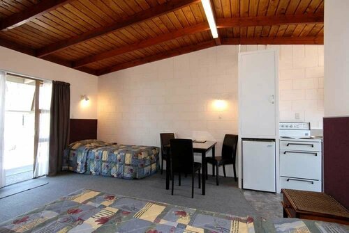 Гостиница Thornton Lodge Motel